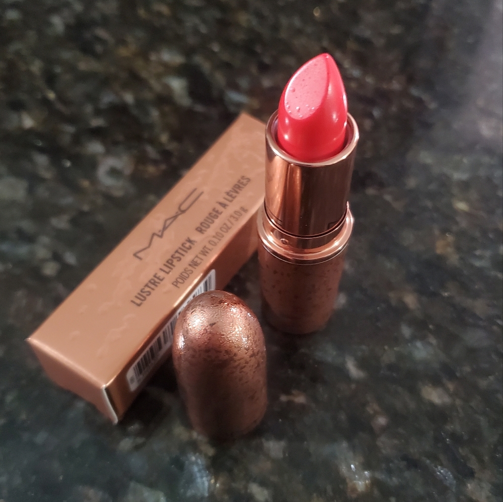 NEW MAC Lipstick in Cannes Do!